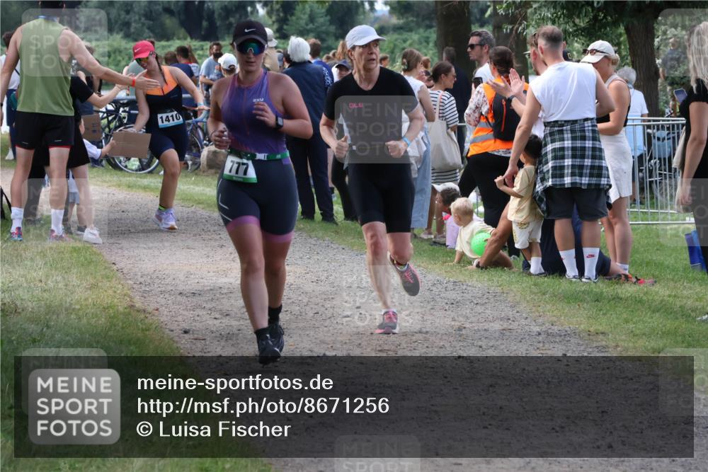 31.08.2025 - Elbe Triathlon Hamburg Luisa Fischer http://msf.ph/oto/8671256 31.08.2025 11:56:13 Laufen 1410, 777 meine-sportfotos.de