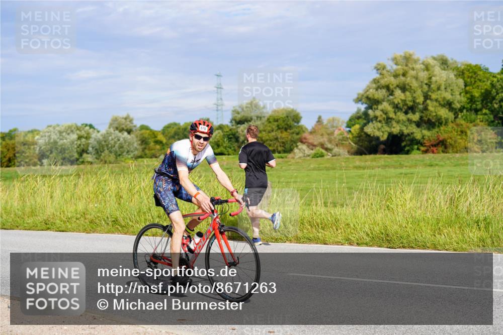 31.08.2025 - Elbe Triathlon Hamburg Michael Burmester http://msf.ph/oto/8671263 31.08.2025 10:02:16 Radfahren 569, 570, 808, 838, 909 meine-sportfotos.de