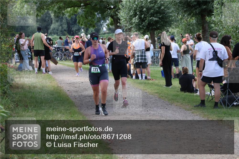 31.08.2025 - Elbe Triathlon Hamburg Luisa Fischer http://msf.ph/oto/8671268 31.08.2025 11:56:14 Laufen 1410, 777 meine-sportfotos.de