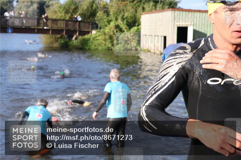 31.08.2025 - Elbe Triathlon Hamburg Luisa Fischer http://msf.ph/oto/8671273 31.08.2025 08:30:13 Schwimmen 172, 187, 242 meine-sportfotos.de