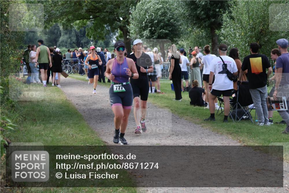 31.08.2025 - Elbe Triathlon Hamburg Luisa Fischer http://msf.ph/oto/8671274 31.08.2025 11:56:15 Laufen 1410, 777 meine-sportfotos.de