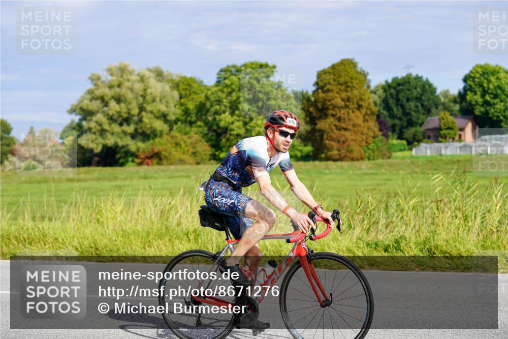 31.08.2025 - Elbe Triathlon Hamburg Michael Burmester http://msf.ph/oto/8671276 31.08.2025 10:02:16 Radfahren 569, 570, 808, 838, 909 meine-sportfotos.de