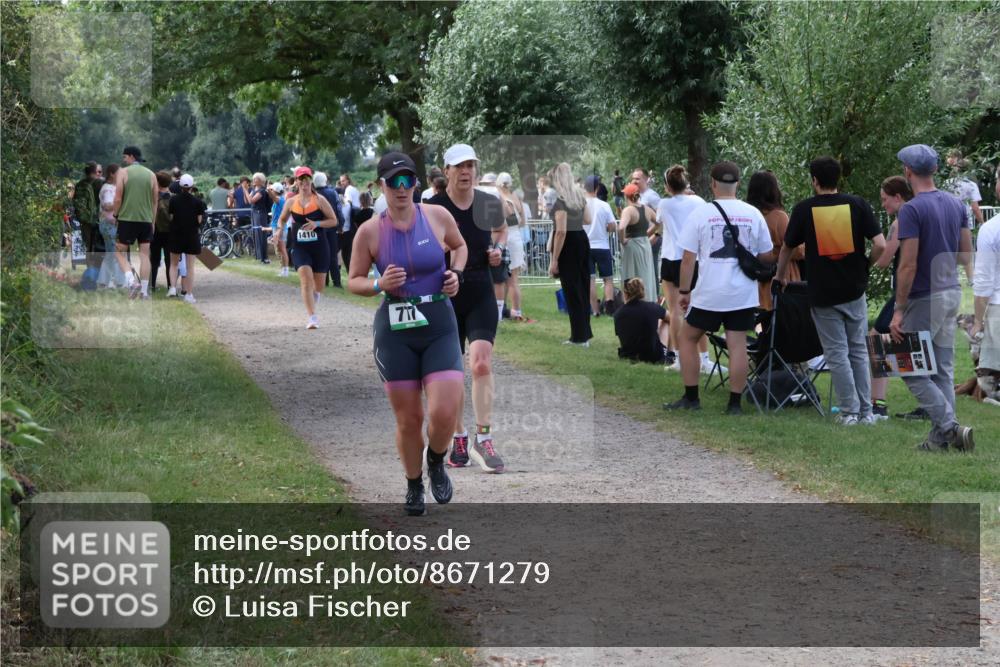 31.08.2025 - Elbe Triathlon Hamburg Luisa Fischer http://msf.ph/oto/8671279 31.08.2025 11:56:16 Laufen 1410, 717 meine-sportfotos.de