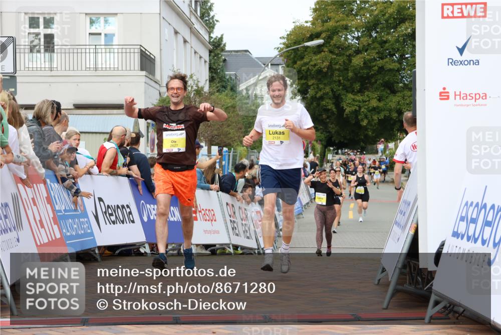 31.08.2025 - 21. Blankeneser Heldenlauf Strokosch-Dieckow http://msf.ph/oto/8671280 31.08.2025 10:32:17 Ziel 2418, 2131, 2182, 2627 meine-sportfotos.de
