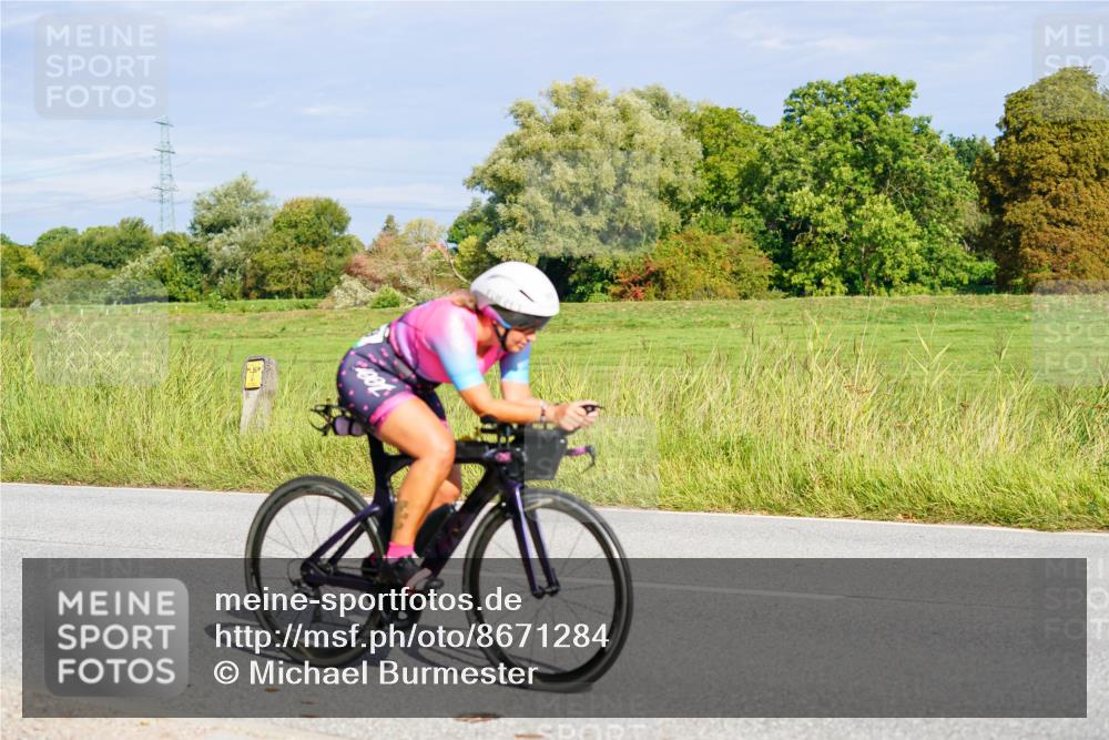 31.08.2025 - Elbe Triathlon Hamburg Michael Burmester http://msf.ph/oto/8671284 31.08.2025 10:02:17 Radfahren 569, 570, 808, 838, 909 meine-sportfotos.de