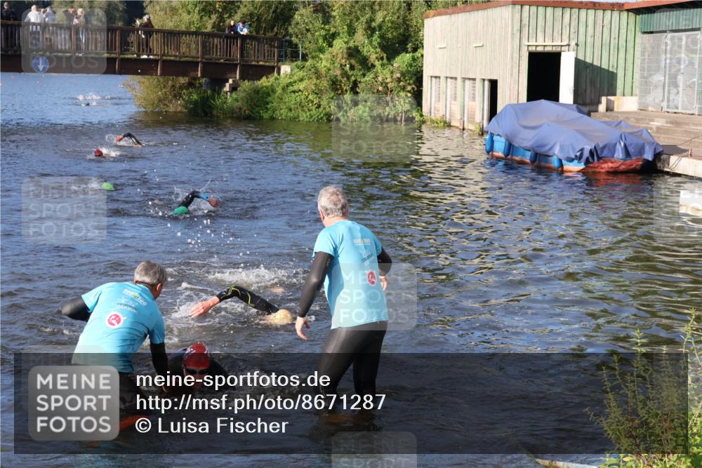 31.08.2025 - Elbe Triathlon Hamburg Luisa Fischer http://msf.ph/oto/8671287 31.08.2025 08:30:15 Schwimmen 172, 187, 242 meine-sportfotos.de