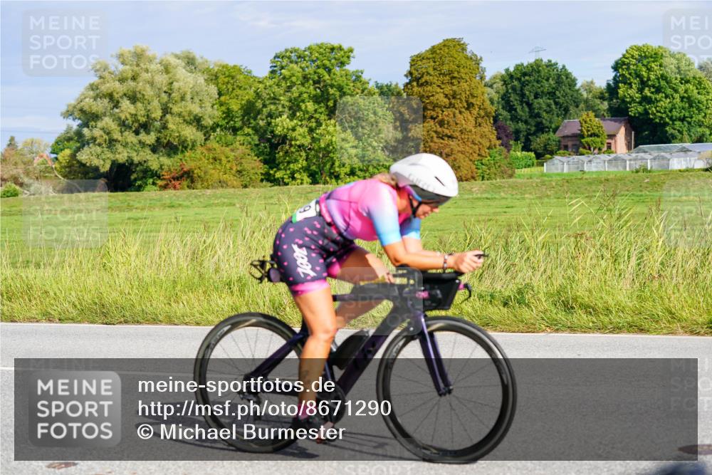 31.08.2025 - Elbe Triathlon Hamburg Michael Burmester http://msf.ph/oto/8671290 31.08.2025 10:02:17 Radfahren 569, 570, 808, 838, 909 meine-sportfotos.de