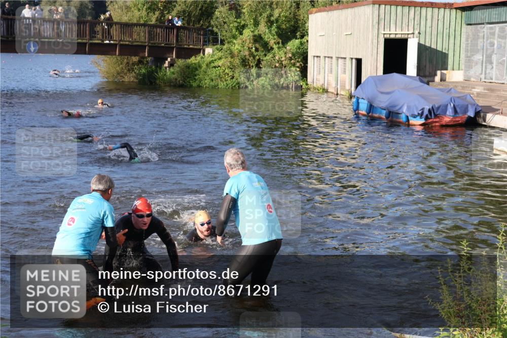 31.08.2025 - Elbe Triathlon Hamburg Luisa Fischer http://msf.ph/oto/8671291 31.08.2025 08:30:15 Schwimmen 172, 187, 242 meine-sportfotos.de