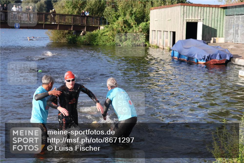 31.08.2025 - Elbe Triathlon Hamburg Luisa Fischer http://msf.ph/oto/8671297 31.08.2025 08:30:16 Schwimmen 172, 187, 242 meine-sportfotos.de