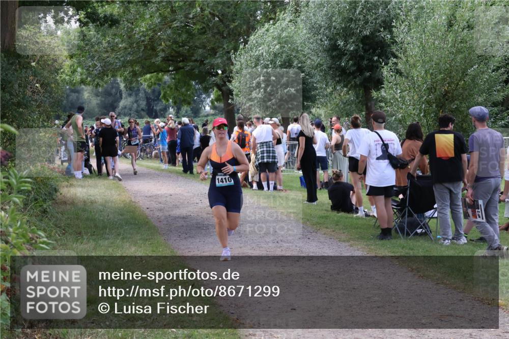 31.08.2025 - Elbe Triathlon Hamburg Luisa Fischer http://msf.ph/oto/8671299 31.08.2025 11:56:19 Laufen 1410 meine-sportfotos.de