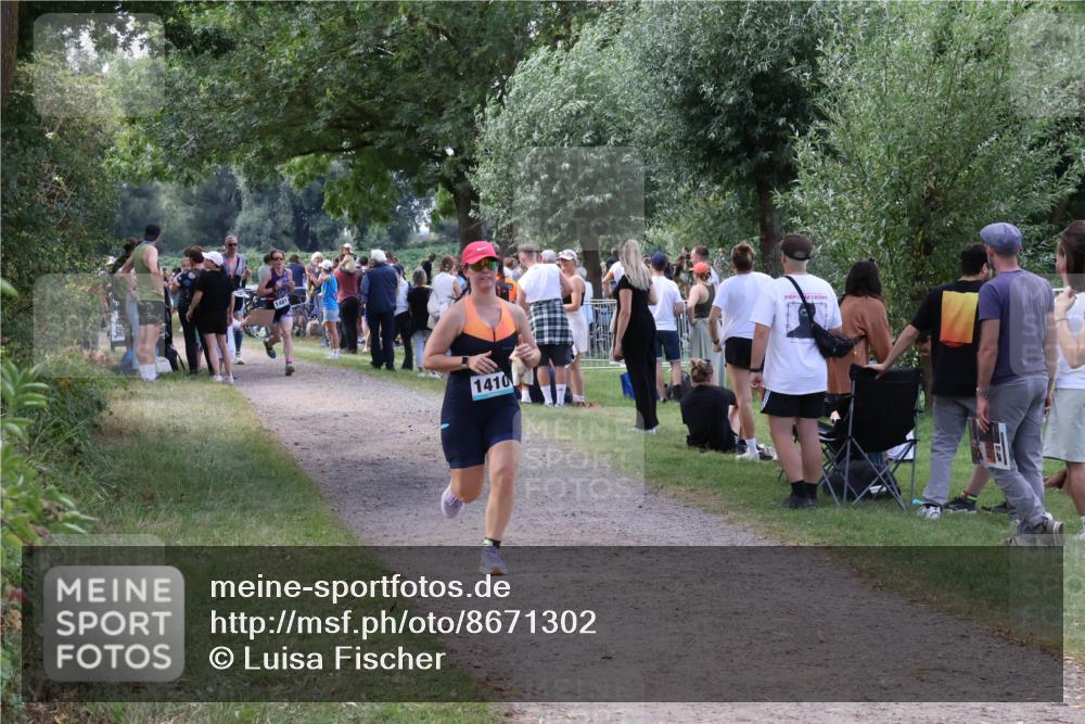 31.08.2025 - Elbe Triathlon Hamburg Luisa Fischer http://msf.ph/oto/8671302 31.08.2025 11:56:19 Laufen 1410 meine-sportfotos.de
