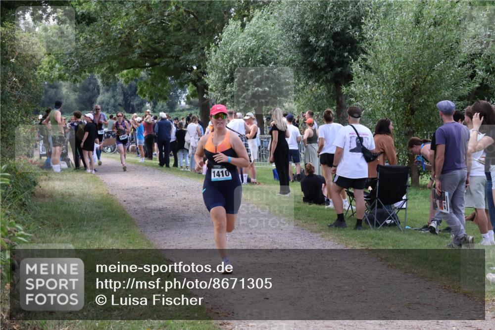 31.08.2025 - Elbe Triathlon Hamburg Luisa Fischer http://msf.ph/oto/8671305 31.08.2025 11:56:20 Laufen 1328, 1481, 1410 meine-sportfotos.de