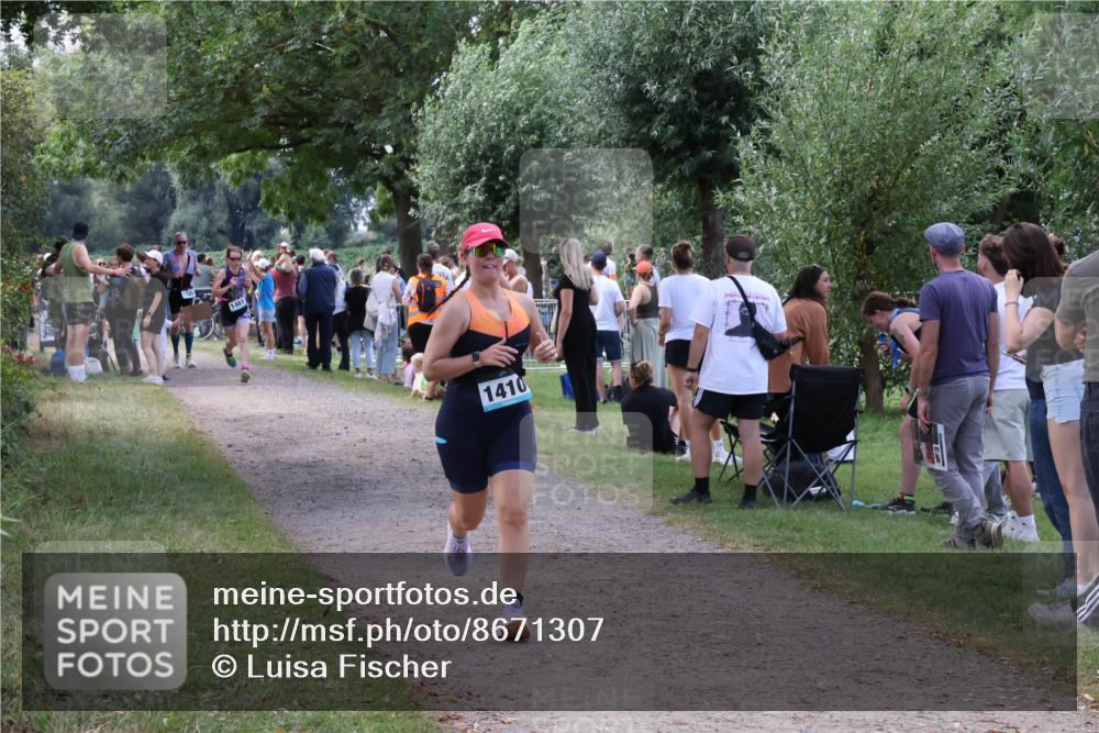 31.08.2025 - Elbe Triathlon Hamburg Luisa Fischer http://msf.ph/oto/8671307 31.08.2025 11:56:20 Laufen 1481, 1410 meine-sportfotos.de