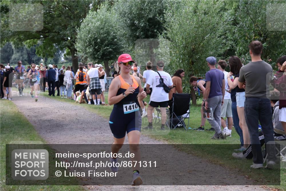 31.08.2025 - Elbe Triathlon Hamburg Luisa Fischer http://msf.ph/oto/8671311 31.08.2025 11:56:21 Laufen 1481, 1410 meine-sportfotos.de