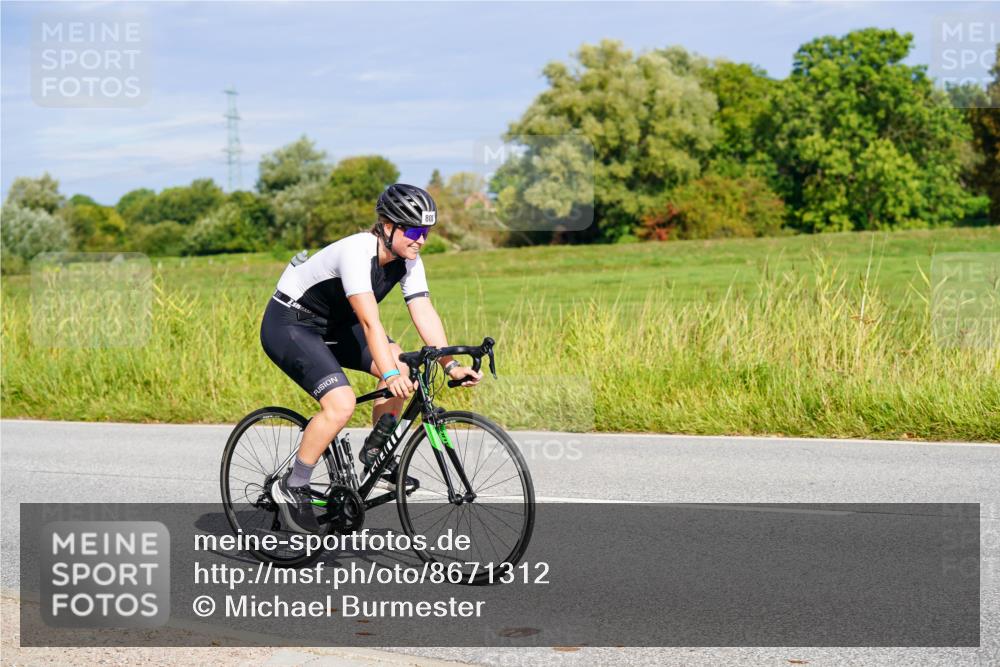 31.08.2025 - Elbe Triathlon Hamburg Michael Burmester http://msf.ph/oto/8671312 31.08.2025 10:02:22 Radfahren 808 meine-sportfotos.de