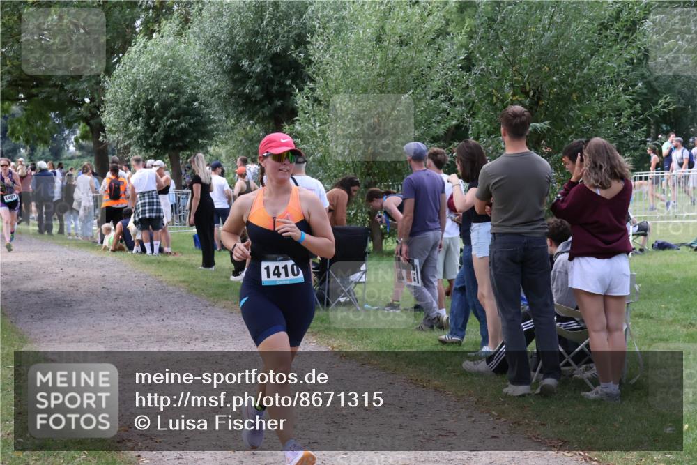 31.08.2025 - Elbe Triathlon Hamburg Luisa Fischer http://msf.ph/oto/8671315 31.08.2025 11:56:21 Laufen 1481, 1410 meine-sportfotos.de