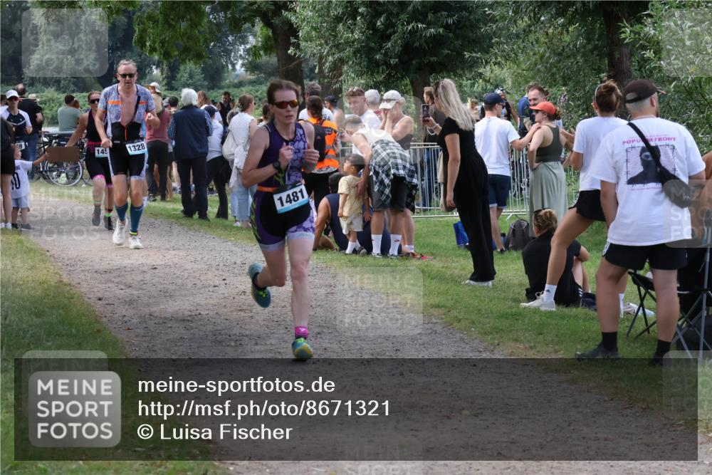 31.08.2025 - Elbe Triathlon Hamburg Luisa Fischer http://msf.ph/oto/8671321 31.08.2025 11:56:24 Laufen 145, 1328, 1481 meine-sportfotos.de