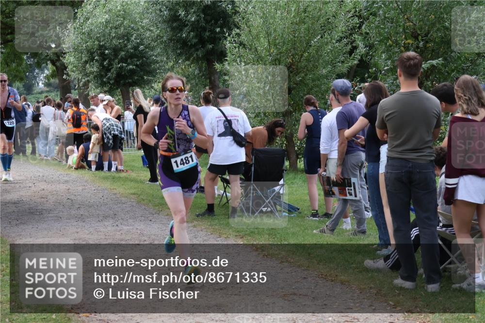 31.08.2025 - Elbe Triathlon Hamburg Luisa Fischer http://msf.ph/oto/8671335 31.08.2025 11:56:26 Laufen 1328, 1481 meine-sportfotos.de