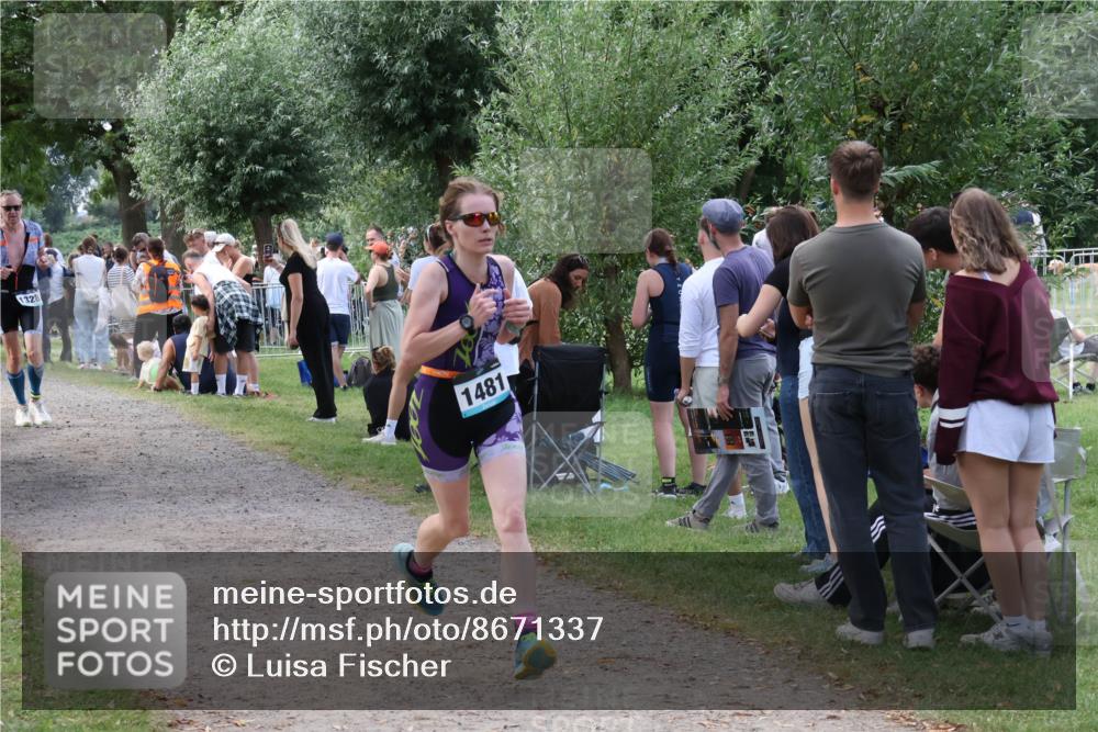 31.08.2025 - Elbe Triathlon Hamburg Luisa Fischer http://msf.ph/oto/8671337 31.08.2025 11:56:26 Laufen 1328, 1481 meine-sportfotos.de