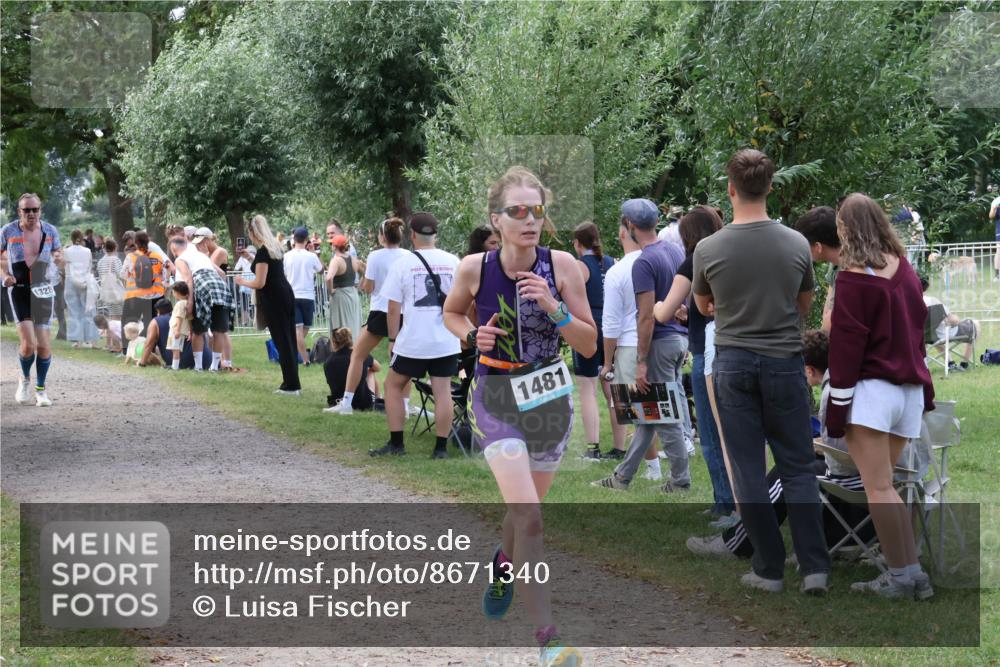 31.08.2025 - Elbe Triathlon Hamburg Luisa Fischer http://msf.ph/oto/8671340 31.08.2025 11:56:27 Laufen 1328, 1481 meine-sportfotos.de