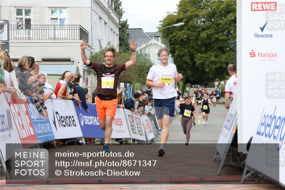 31.08.2025 - 21. Blankeneser Heldenlauf Strokosch-Dieckow http://msf.ph/oto/8671347 31.08.2025 10:32:17 Ziel 2418, 2131, 2182, 2627 meine-sportfotos.de