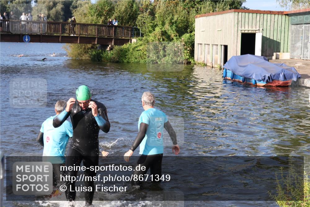 31.08.2025 - Elbe Triathlon Hamburg Luisa Fischer http://msf.ph/oto/8671349 31.08.2025 08:30:28 Schwimmen 220, 223 meine-sportfotos.de
