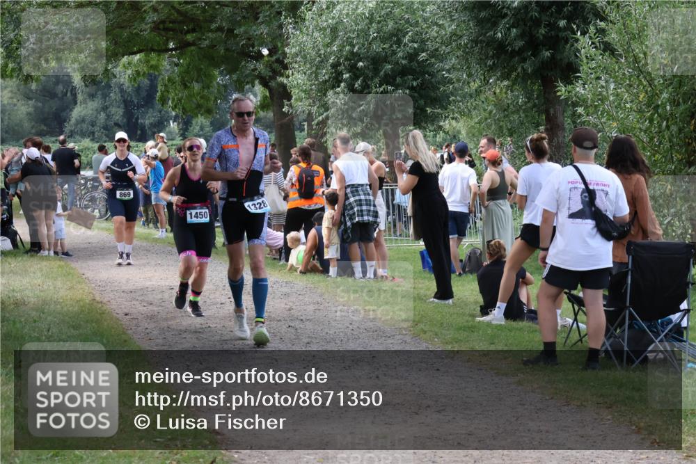 31.08.2025 - Elbe Triathlon Hamburg Luisa Fischer http://msf.ph/oto/8671350 31.08.2025 11:56:28 Laufen 869, 1450, 1328 meine-sportfotos.de