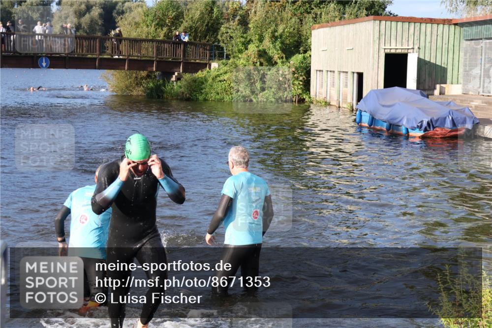 31.08.2025 - Elbe Triathlon Hamburg Luisa Fischer http://msf.ph/oto/8671353 31.08.2025 08:30:28 Schwimmen 220, 223 meine-sportfotos.de