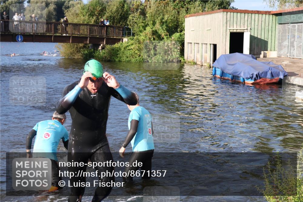 31.08.2025 - Elbe Triathlon Hamburg Luisa Fischer http://msf.ph/oto/8671357 31.08.2025 08:30:29 Schwimmen 220, 223 meine-sportfotos.de