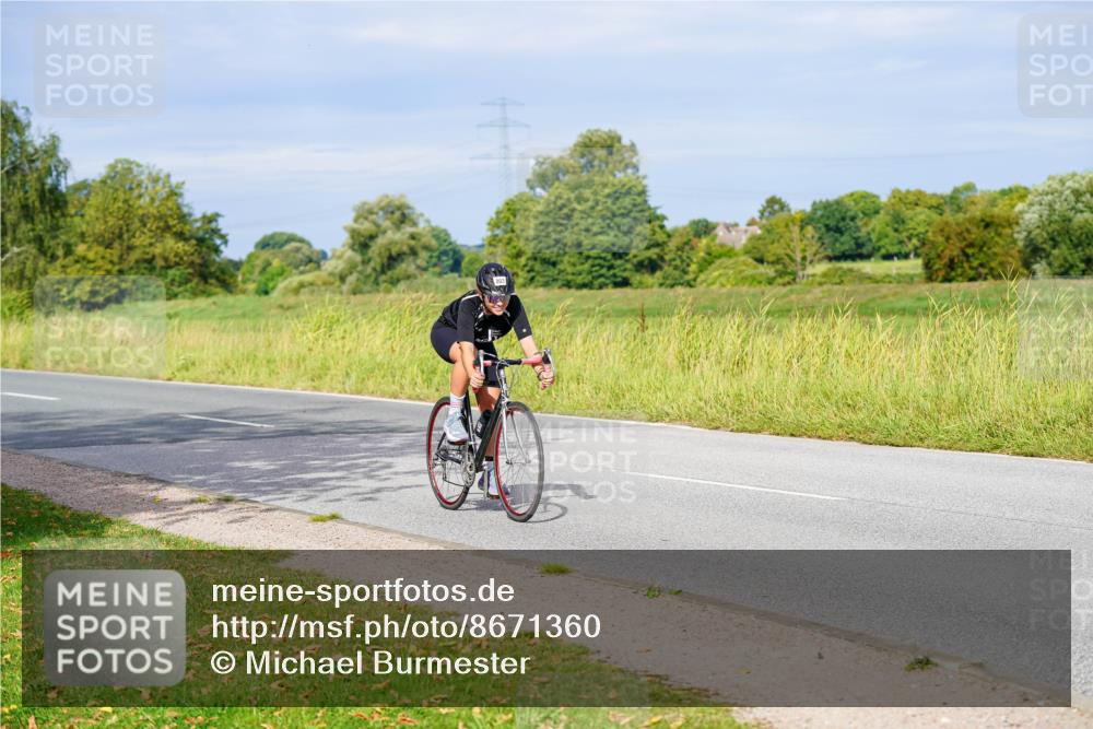 31.08.2025 - Elbe Triathlon Hamburg Michael Burmester http://msf.ph/oto/8671360 31.08.2025 10:02:49 Radfahren 599, 614, 638, 803 meine-sportfotos.de