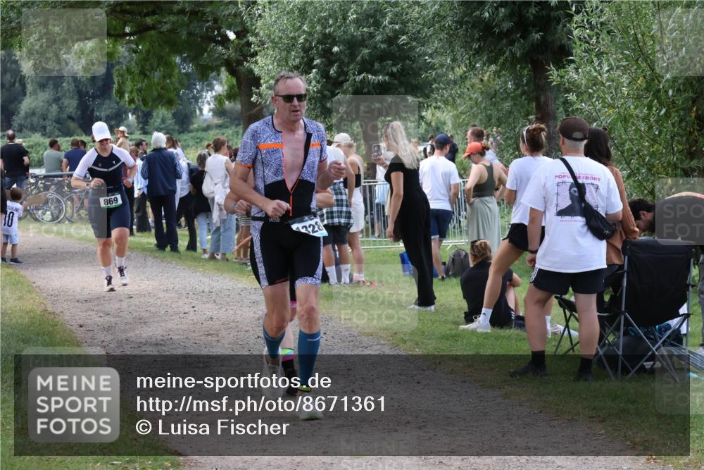 31.08.2025 - Elbe Triathlon Hamburg Luisa Fischer http://msf.ph/oto/8671361 31.08.2025 11:56:30 Laufen 10, 869, 328 meine-sportfotos.de