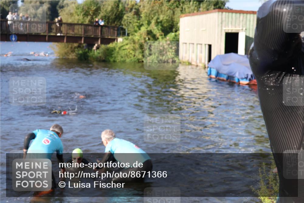 31.08.2025 - Elbe Triathlon Hamburg Luisa Fischer http://msf.ph/oto/8671366 31.08.2025 08:30:30 Schwimmen 220, 223 meine-sportfotos.de
