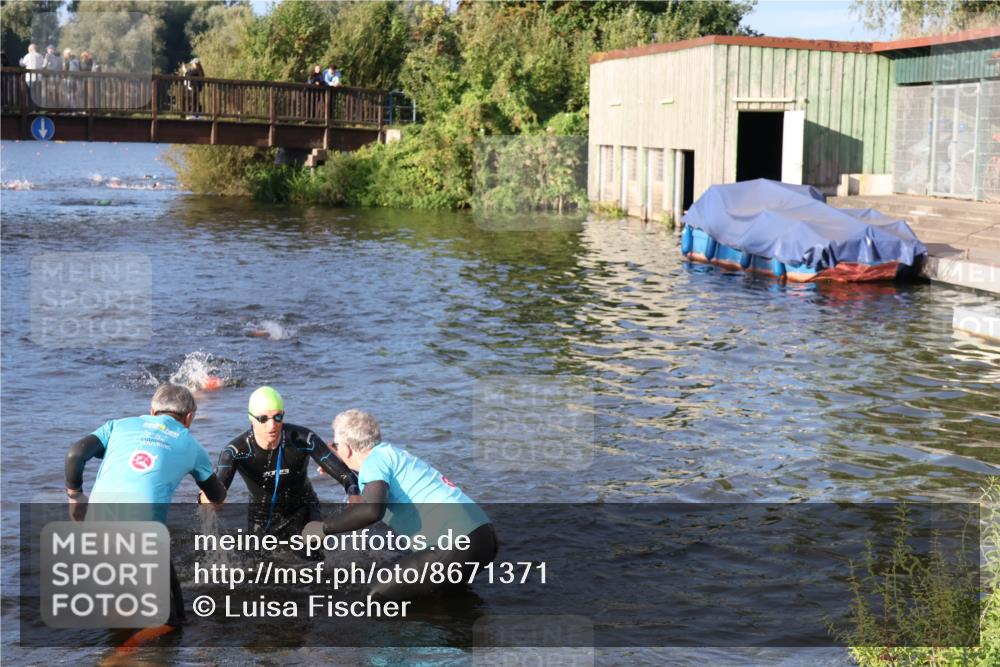 31.08.2025 - Elbe Triathlon Hamburg Luisa Fischer http://msf.ph/oto/8671371 31.08.2025 08:30:31 Schwimmen 220, 223 meine-sportfotos.de