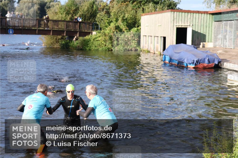 31.08.2025 - Elbe Triathlon Hamburg Luisa Fischer http://msf.ph/oto/8671373 31.08.2025 08:30:31 Schwimmen 220, 223 meine-sportfotos.de