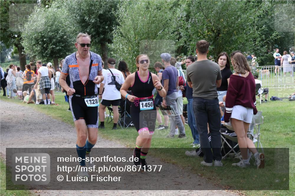 31.08.2025 - Elbe Triathlon Hamburg Luisa Fischer http://msf.ph/oto/8671377 31.08.2025 11:56:32 Laufen 1328, 1450 meine-sportfotos.de