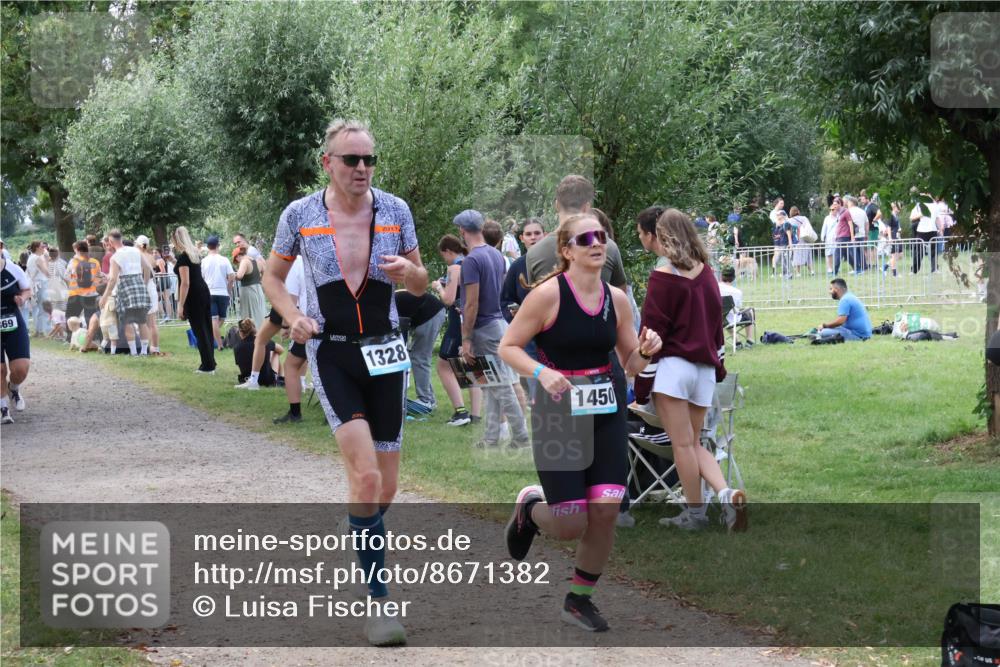 31.08.2025 - Elbe Triathlon Hamburg Luisa Fischer http://msf.ph/oto/8671382 31.08.2025 11:56:32 Laufen 69, 1328, 1450 meine-sportfotos.de