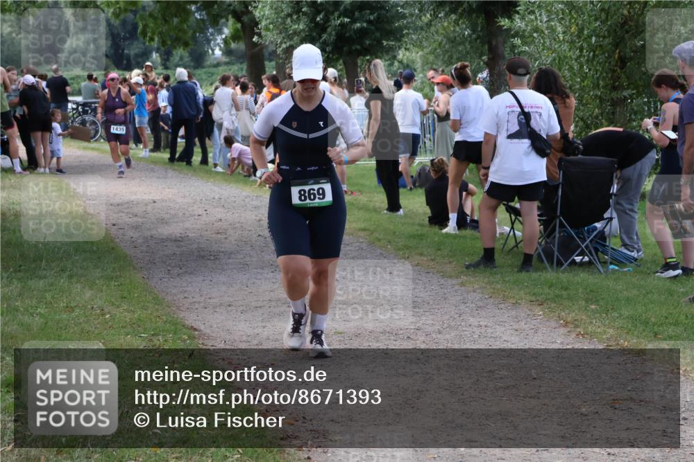 31.08.2025 - Elbe Triathlon Hamburg Luisa Fischer http://msf.ph/oto/8671393 31.08.2025 11:56:35 Laufen 1435, 869 meine-sportfotos.de