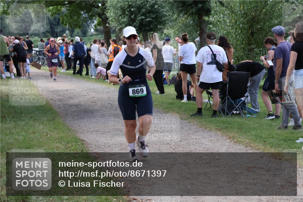 31.08.2025 - Elbe Triathlon Hamburg Luisa Fischer http://msf.ph/oto/8671397 31.08.2025 11:56:35 Laufen 1435, 869 meine-sportfotos.de