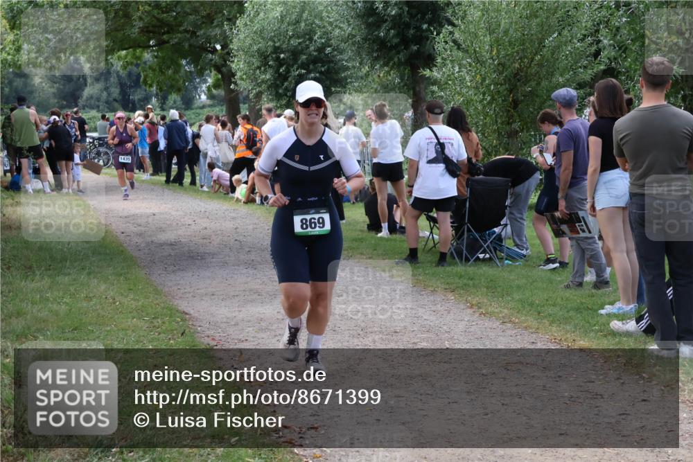 31.08.2025 - Elbe Triathlon Hamburg Luisa Fischer http://msf.ph/oto/8671399 31.08.2025 11:56:35 Laufen 1435, 869 meine-sportfotos.de