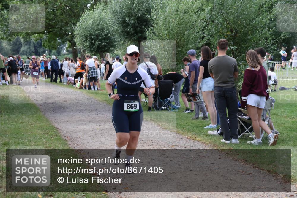 31.08.2025 - Elbe Triathlon Hamburg Luisa Fischer http://msf.ph/oto/8671405 31.08.2025 11:56:36 Laufen 1435, 869 meine-sportfotos.de