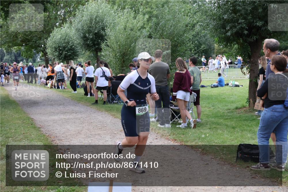 31.08.2025 - Elbe Triathlon Hamburg Luisa Fischer http://msf.ph/oto/8671410 31.08.2025 11:56:37 Laufen 1435, 869, 7 meine-sportfotos.de
