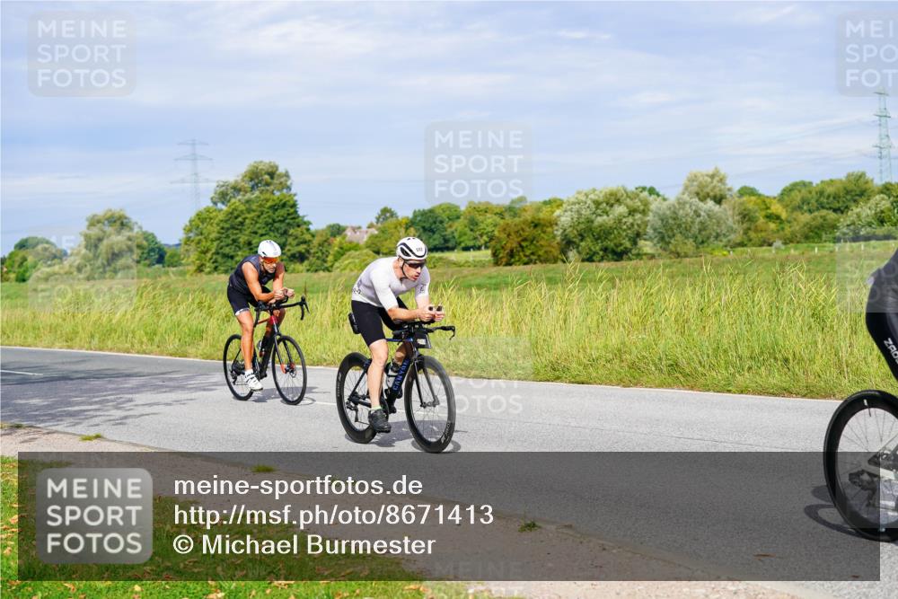 31.08.2025 - Elbe Triathlon Hamburg Michael Burmester http://msf.ph/oto/8671413 31.08.2025 10:02:56 Radfahren 428, 495, 618, 638, 682, 696, 727, 739, 850, 912 meine-sportfotos.de