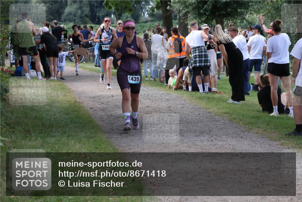 31.08.2025 - Elbe Triathlon Hamburg Luisa Fischer http://msf.ph/oto/8671418 31.08.2025 11:56:40 Laufen 10, 1448, 1442, 1435 meine-sportfotos.de
