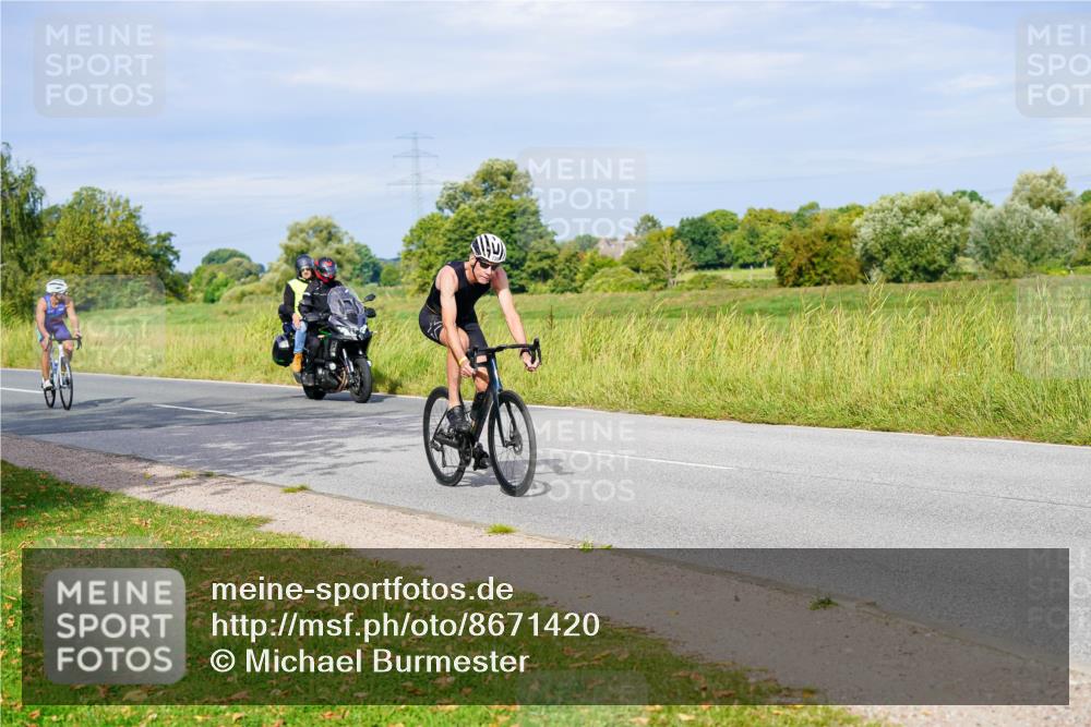 31.08.2025 - Elbe Triathlon Hamburg Michael Burmester http://msf.ph/oto/8671420 31.08.2025 10:02:58 Radfahren 428, 495, 618, 638, 682, 696, 727, 739, 850, 912 meine-sportfotos.de