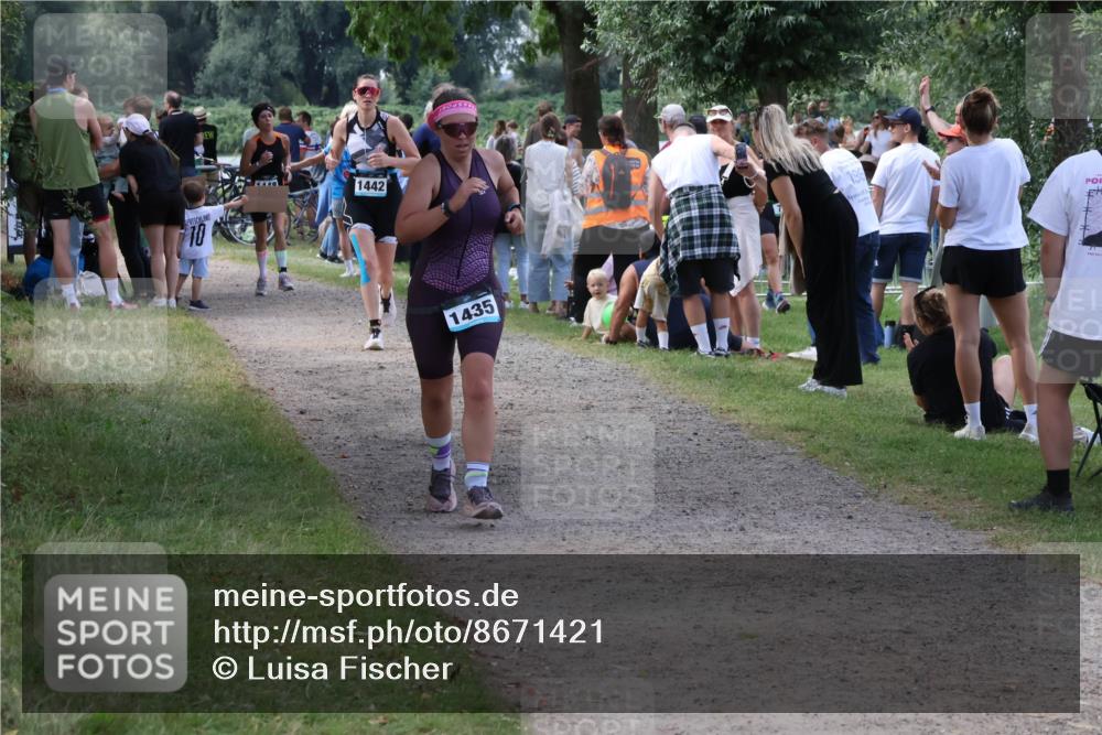 31.08.2025 - Elbe Triathlon Hamburg Luisa Fischer http://msf.ph/oto/8671421 31.08.2025 11:56:40 Laufen 10, 1442, 1435 meine-sportfotos.de