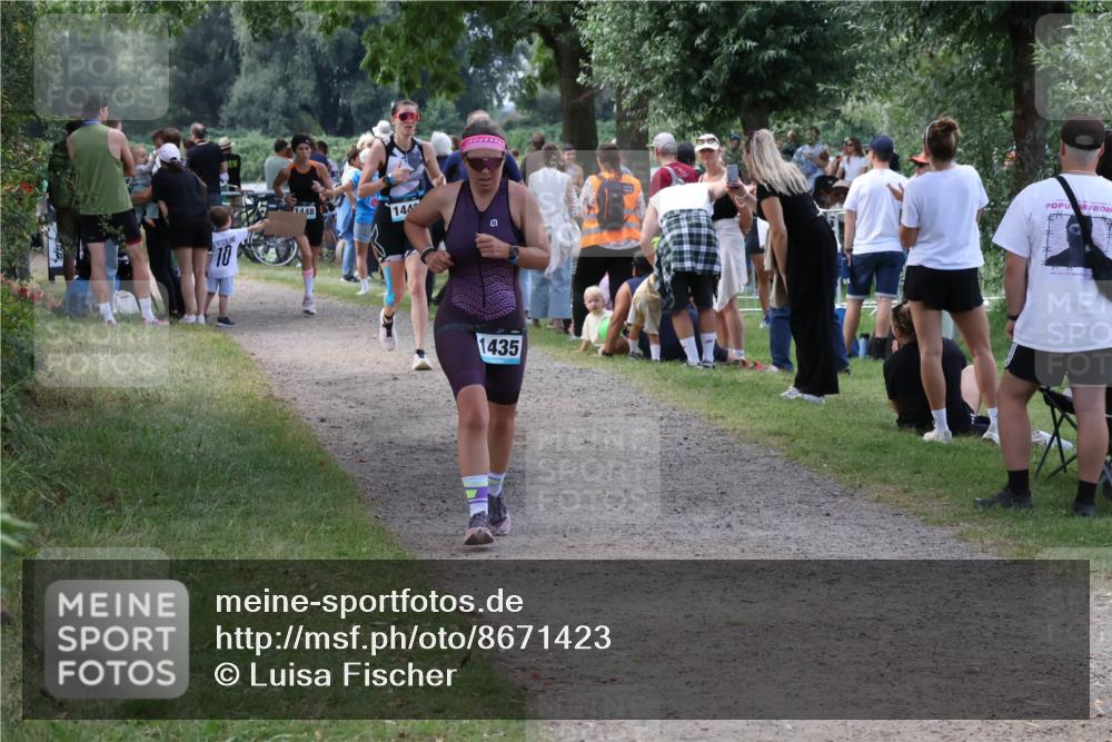 31.08.2025 - Elbe Triathlon Hamburg Luisa Fischer http://msf.ph/oto/8671423 31.08.2025 11:56:41 Laufen 10, 1448, 144, 1435 meine-sportfotos.de