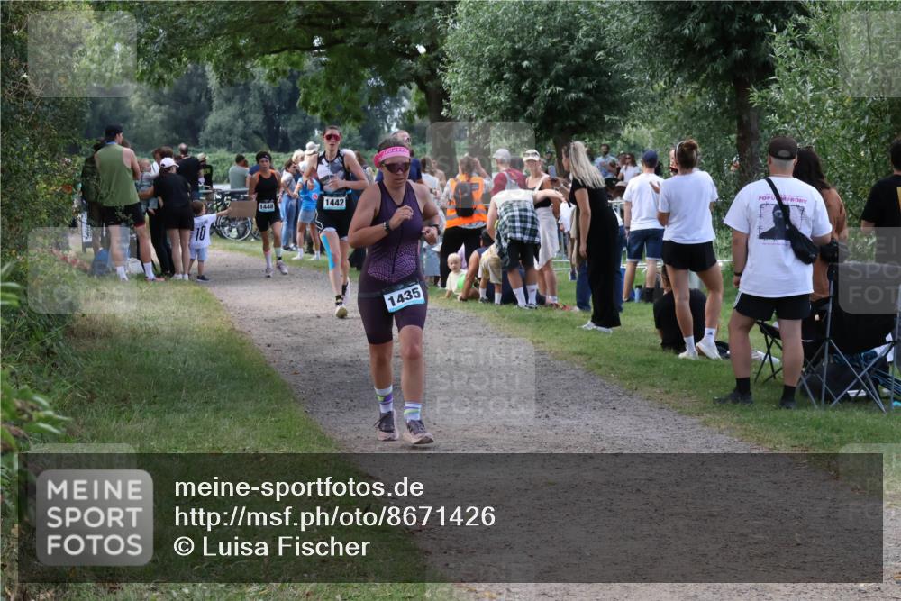 31.08.2025 - Elbe Triathlon Hamburg Luisa Fischer http://msf.ph/oto/8671426 31.08.2025 11:56:41 Laufen 10, 1448, 1442, 1435 meine-sportfotos.de