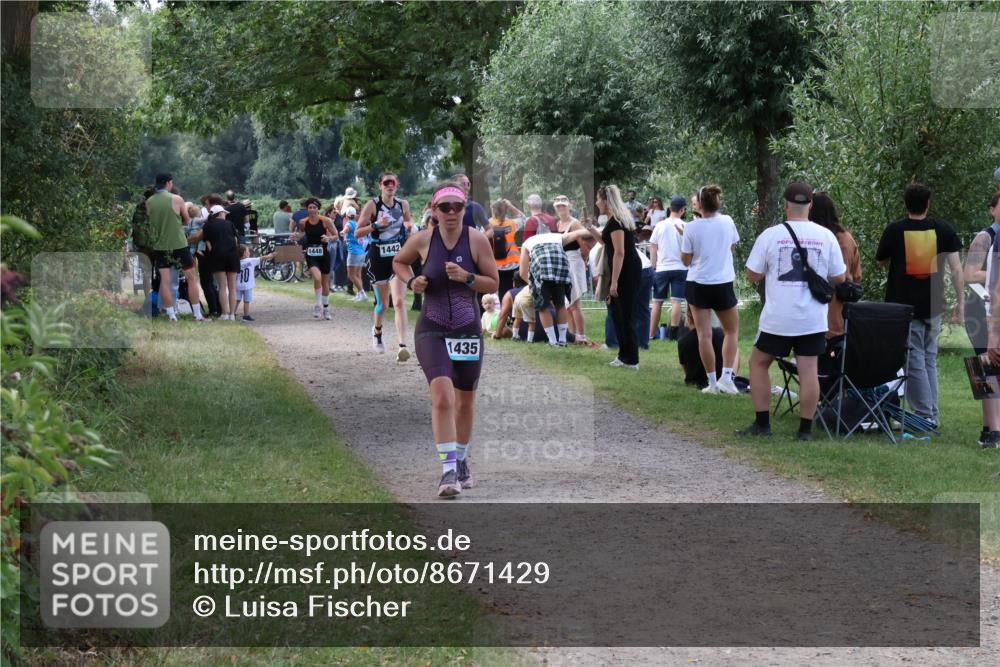 31.08.2025 - Elbe Triathlon Hamburg Luisa Fischer http://msf.ph/oto/8671429 31.08.2025 11:56:41 Laufen 1448, 1448, 1442, 1435 meine-sportfotos.de