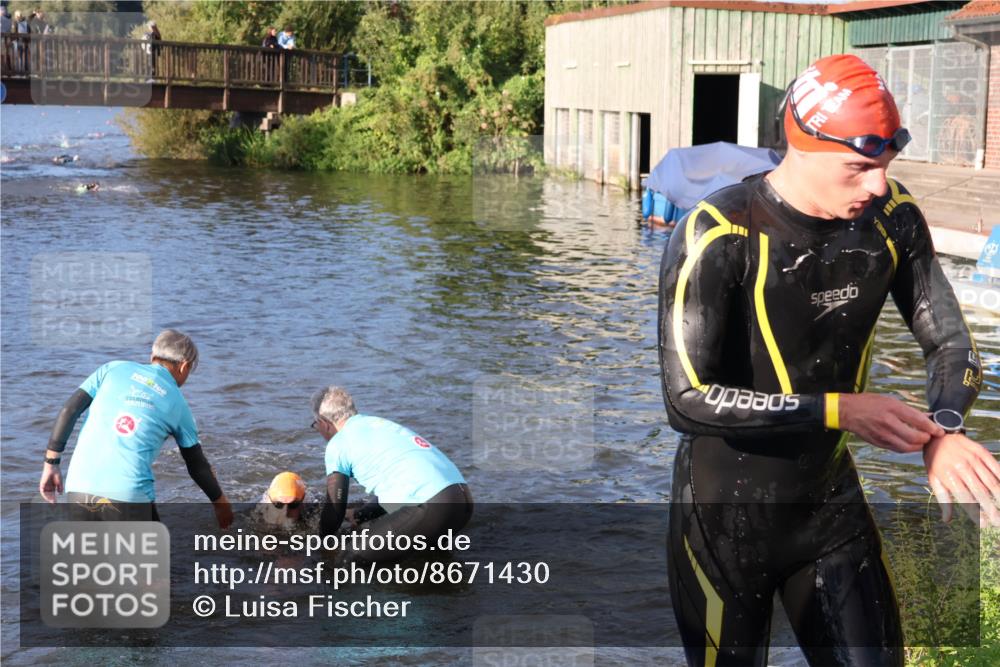 31.08.2025 - Elbe Triathlon Hamburg Luisa Fischer http://msf.ph/oto/8671430 31.08.2025 08:30:43 Schwimmen 191, 230 meine-sportfotos.de