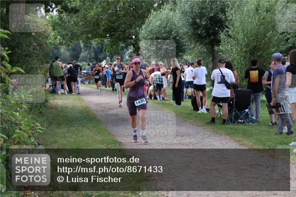 31.08.2025 - Elbe Triathlon Hamburg Luisa Fischer http://msf.ph/oto/8671433 31.08.2025 11:56:42 Laufen 1448, 1448, 1442, 1435 meine-sportfotos.de